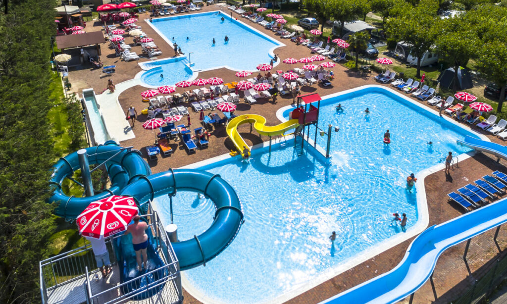 Het waterpark van Camping belvedere aan het gardameer in italie